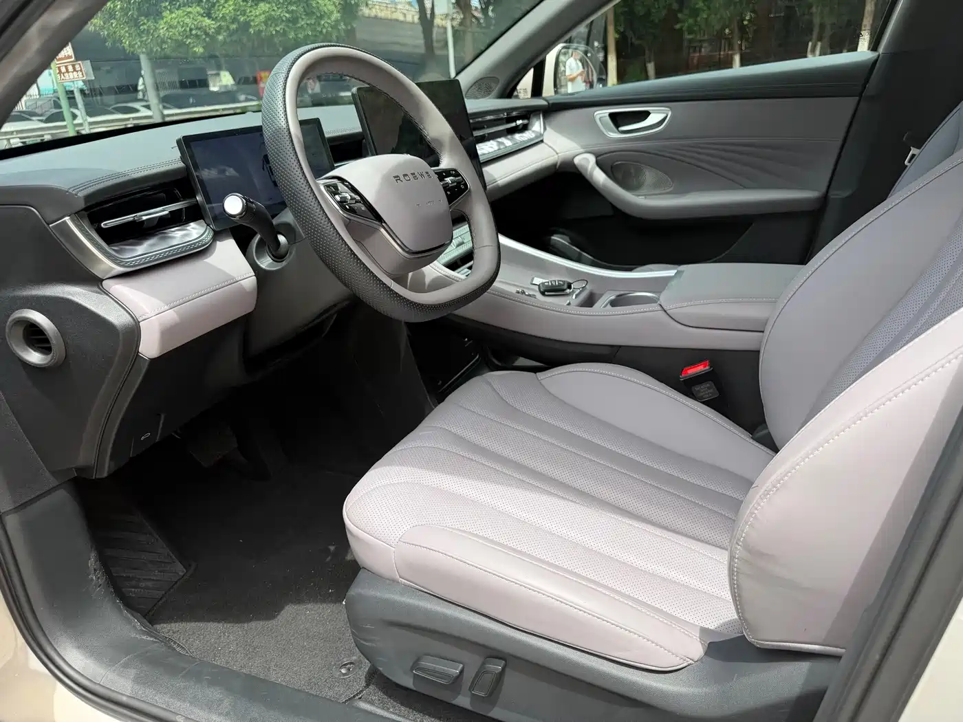 Roewe M7 DMH 2025 2025 Base