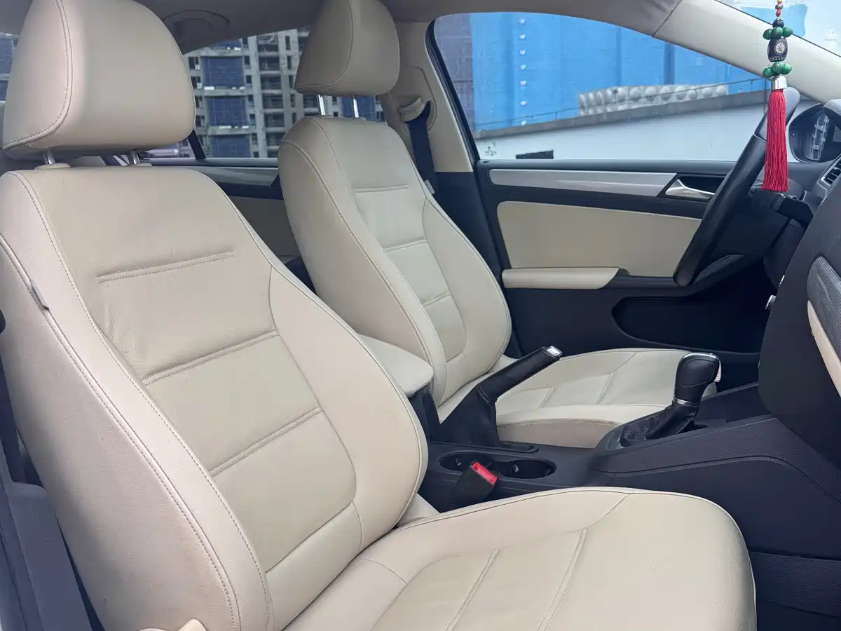 Volkswagen Sagitar 2014 1.4TSI Automatic Luxury фото 12