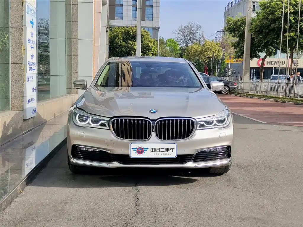 BMW 7 SERIES