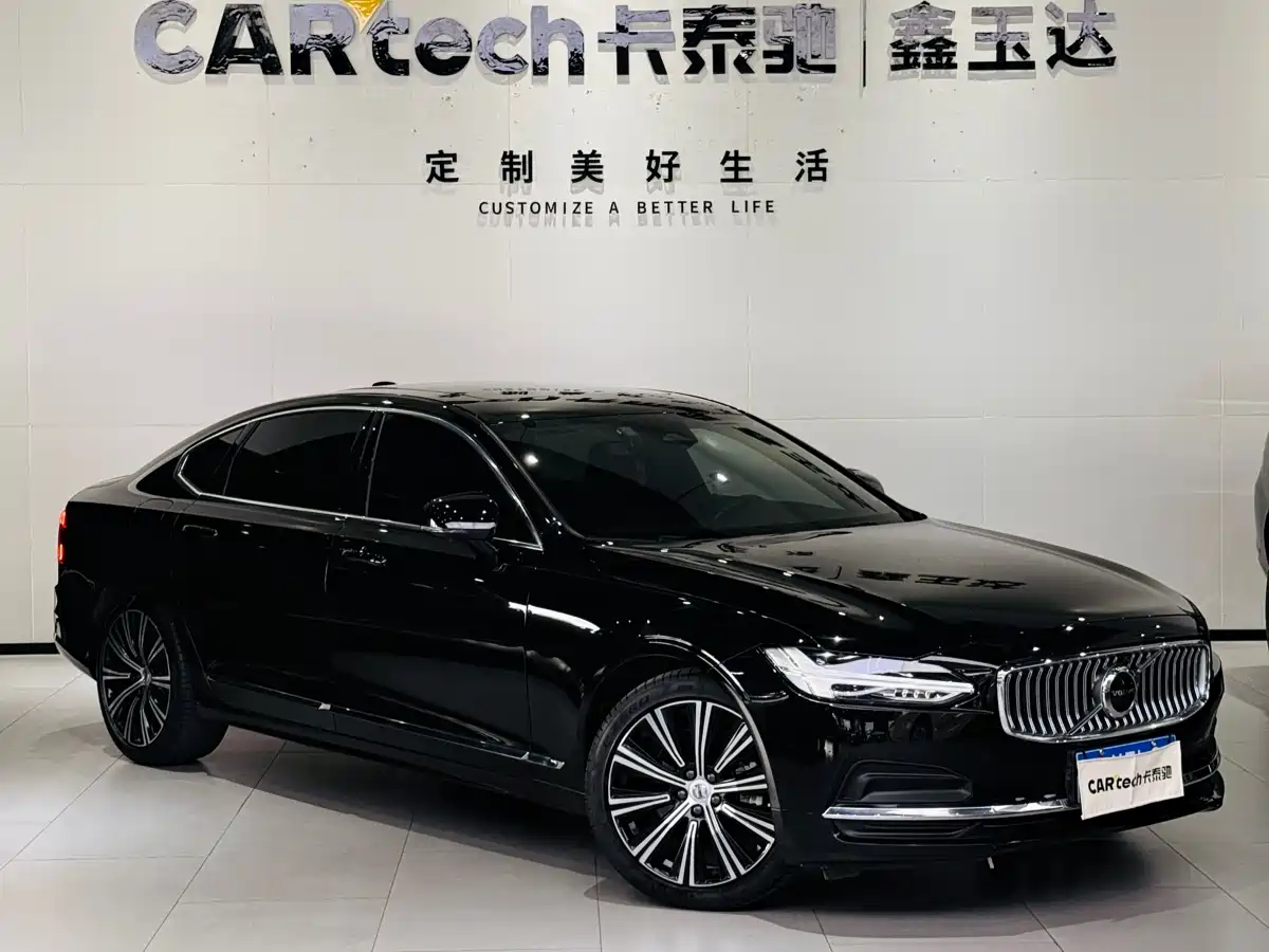VOLVO S90