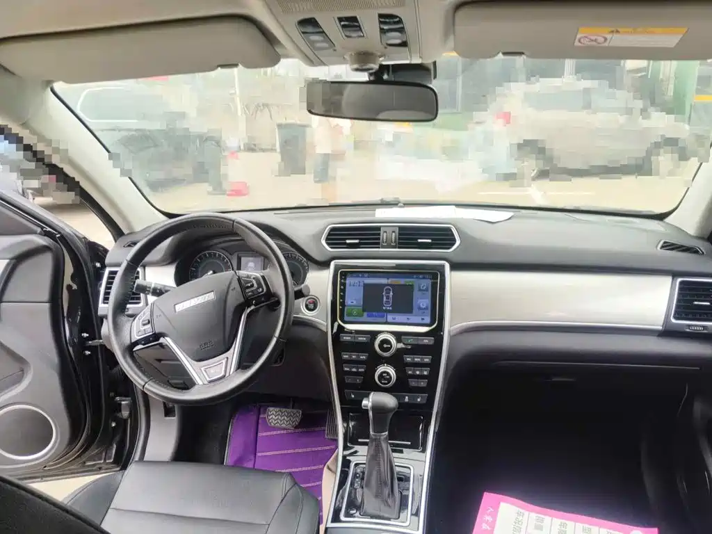 Фото 12 - Haval H2