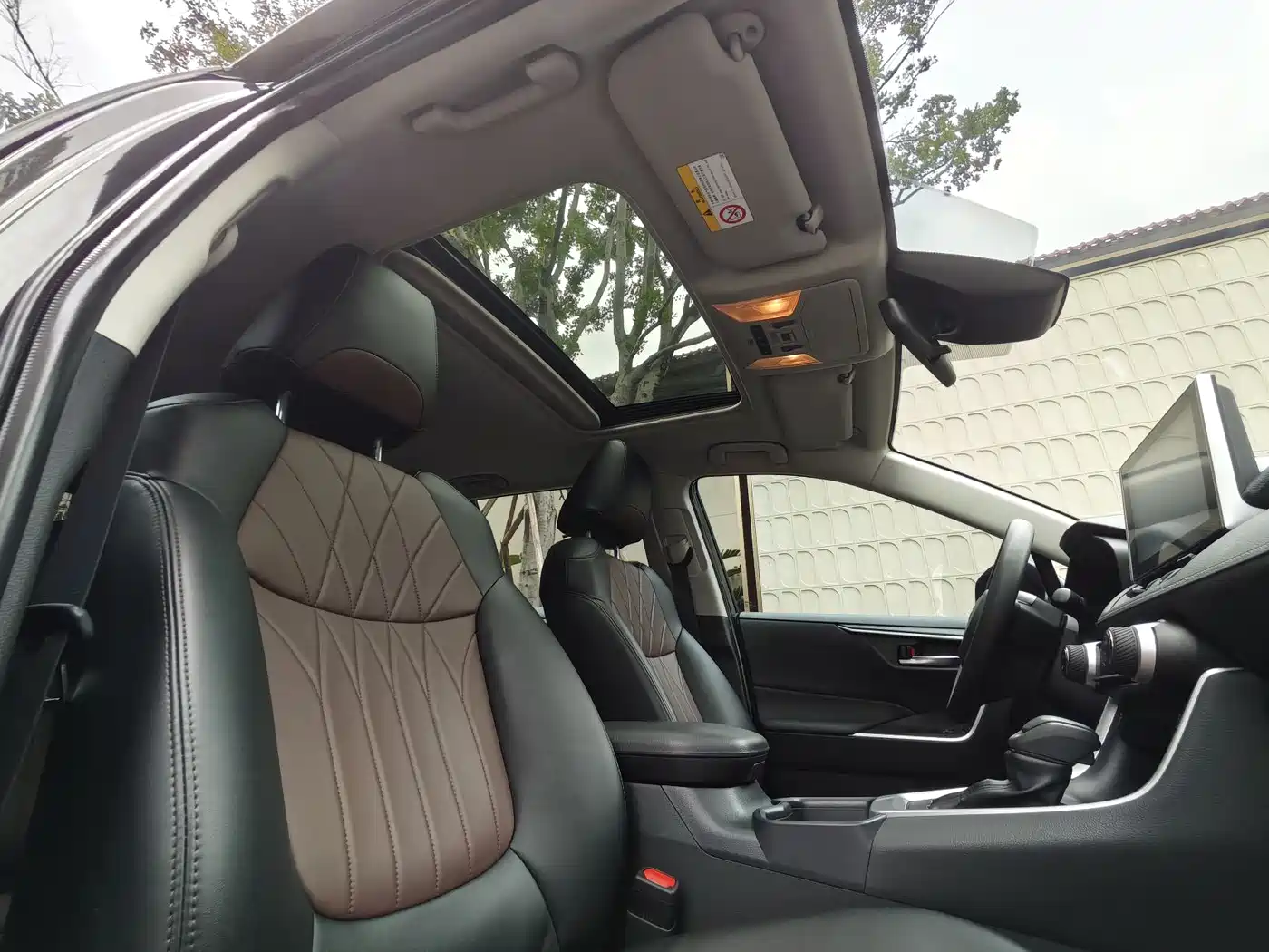 Toyota RAV4 Rongfang 2022 2.0L CVT 2WD Trend Edition фото 9