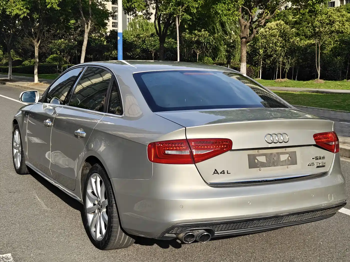 Фото 7 - Audi A4L