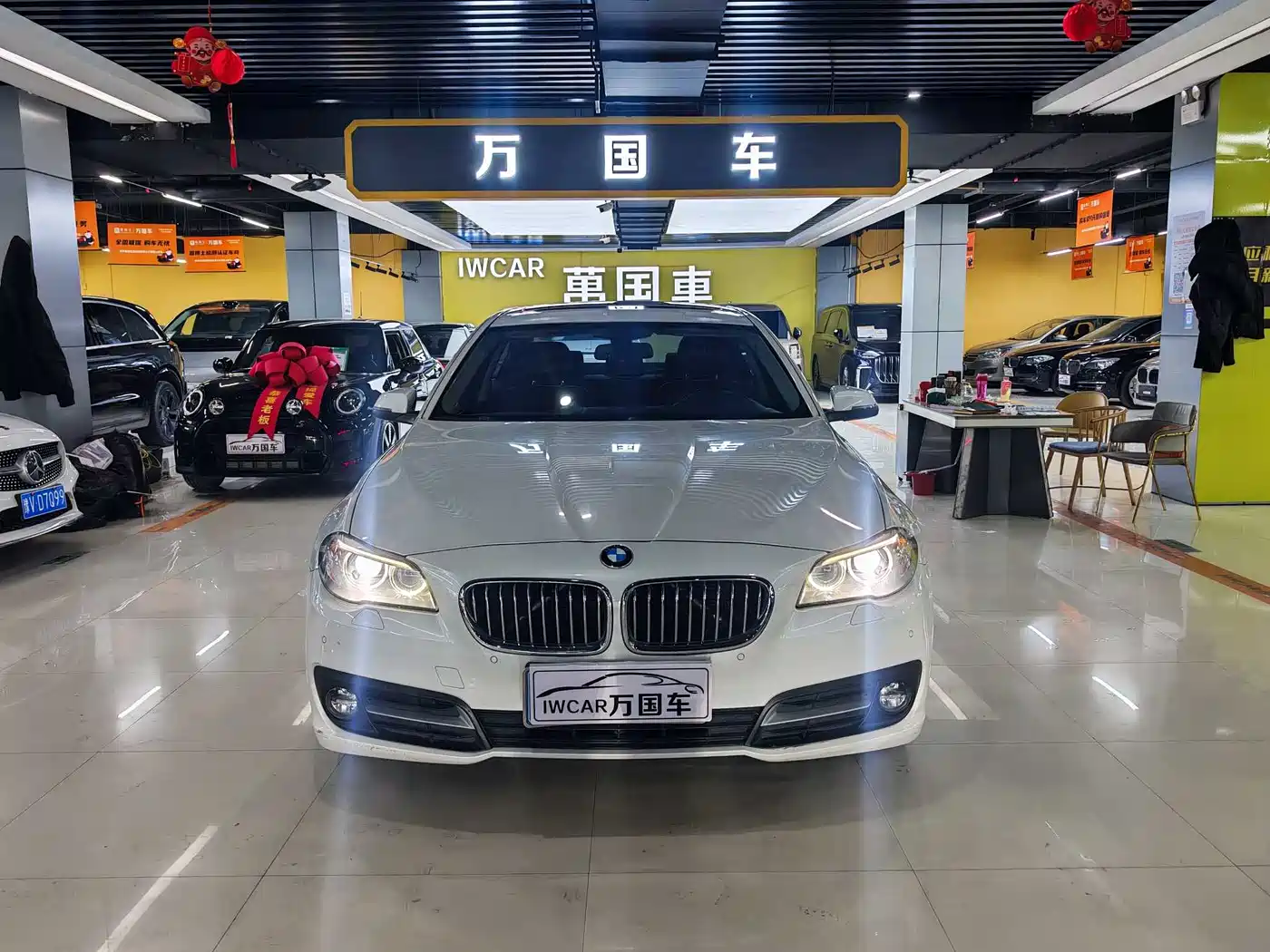 BMW 5 Series 2014 528Li Leading Edition фото 2
