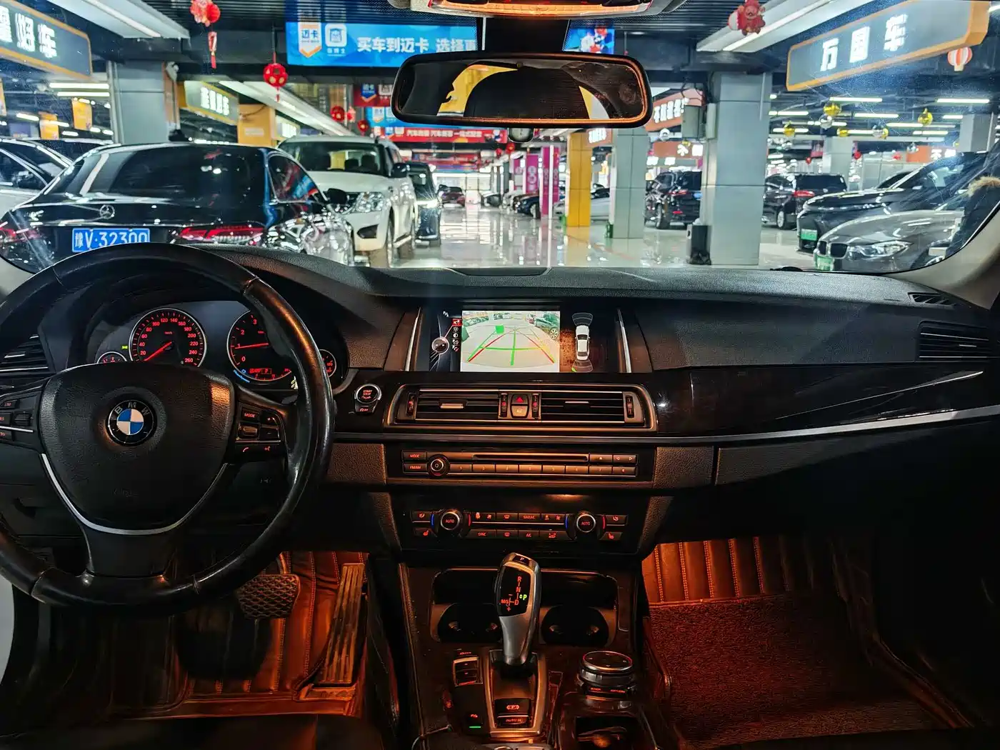 BMW 5 Series 2014 528Li Leading Edition фото 7