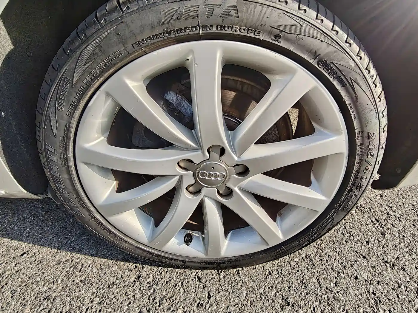 Фото 13 - Audi A4L