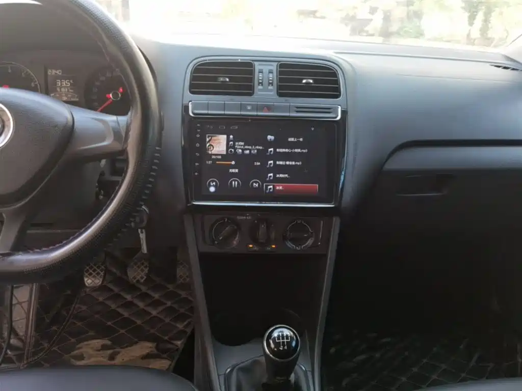 Volkswagen Polo 2016 1.4L Manual Trend фото 13