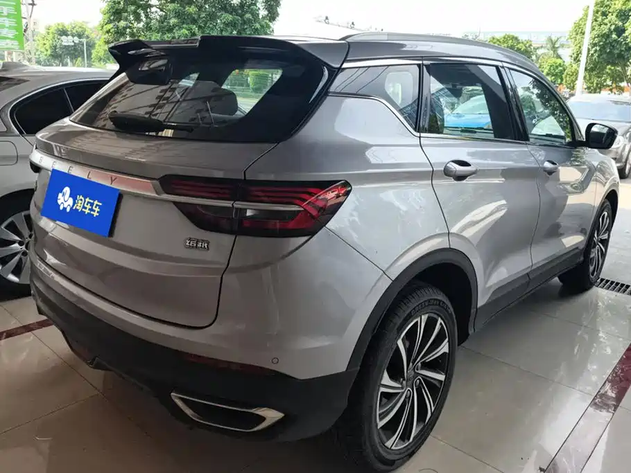 Фото 3 - Geely Coolray