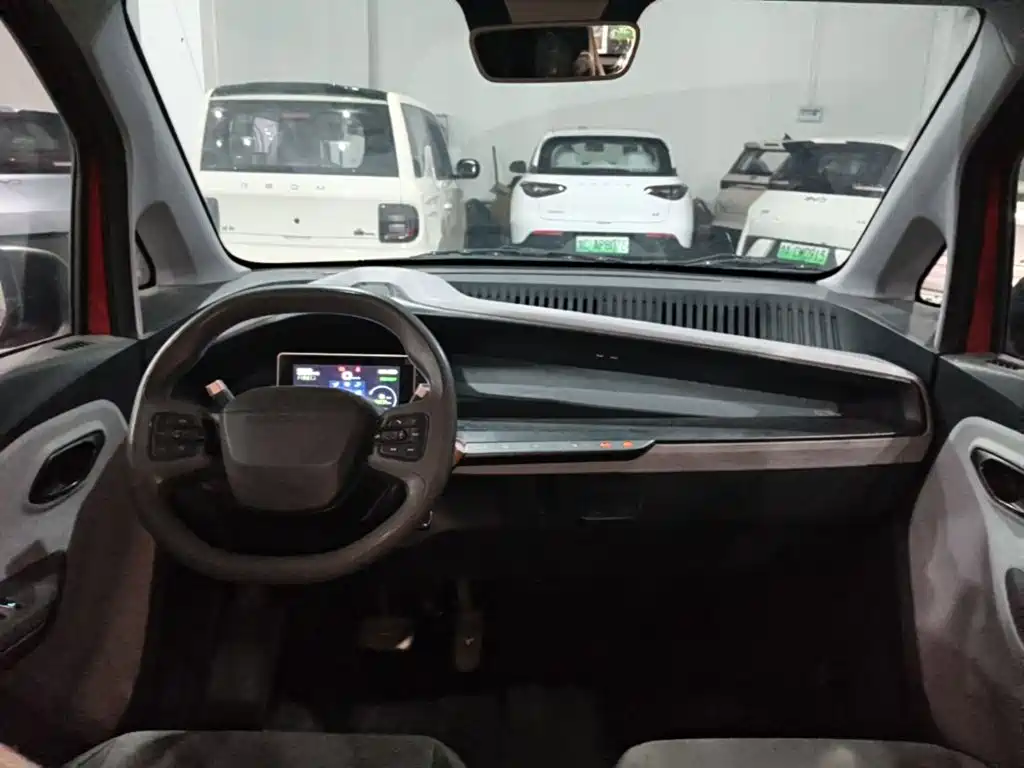 Фото 10 - Baojun E200