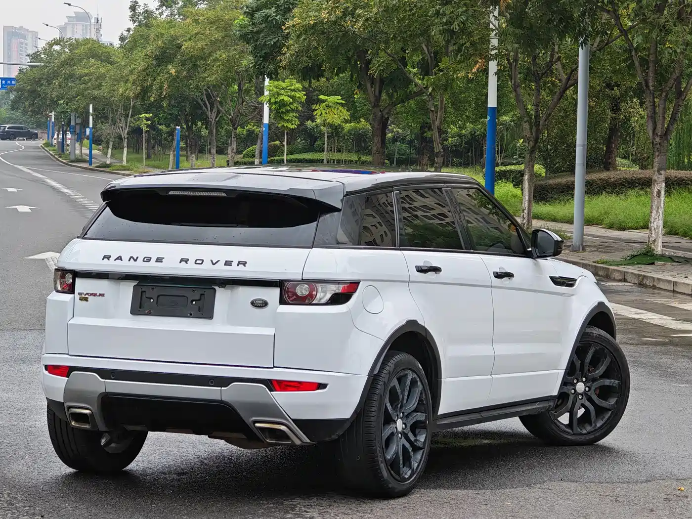 Land Rover Range Rover Evoque (Import) 2014 2.0T 5-door Brilliance Sport фото 4