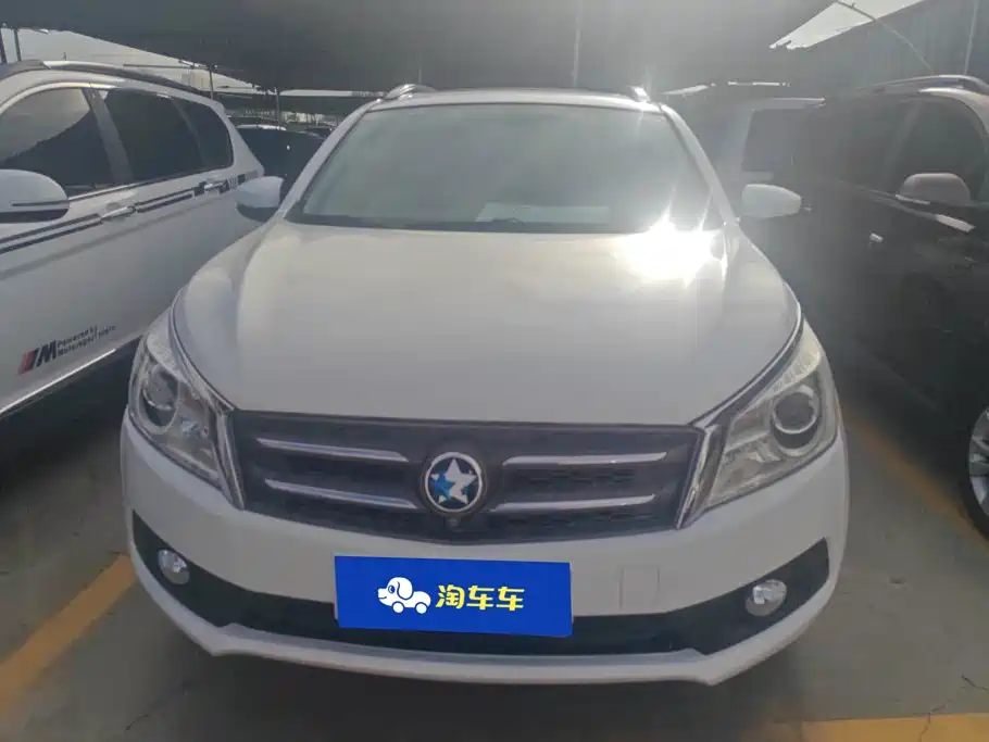 Venucia T70 2016 2016 2.0L CVT Rui Xing Edition