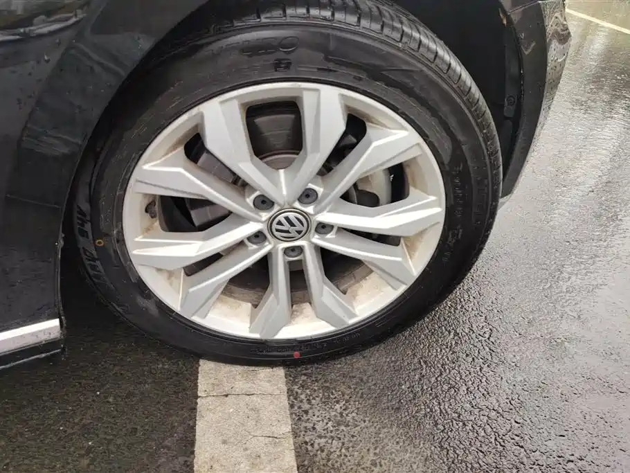 Volkswagen Magotan 2017 330TSI DSG Luxury фото 6