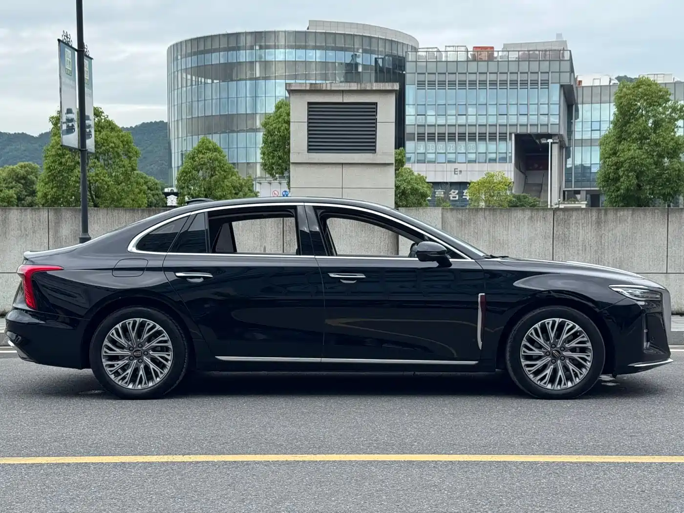 Hongqi H5 2023 2.0T Auto Smart Connect Flag Comfort фото 7