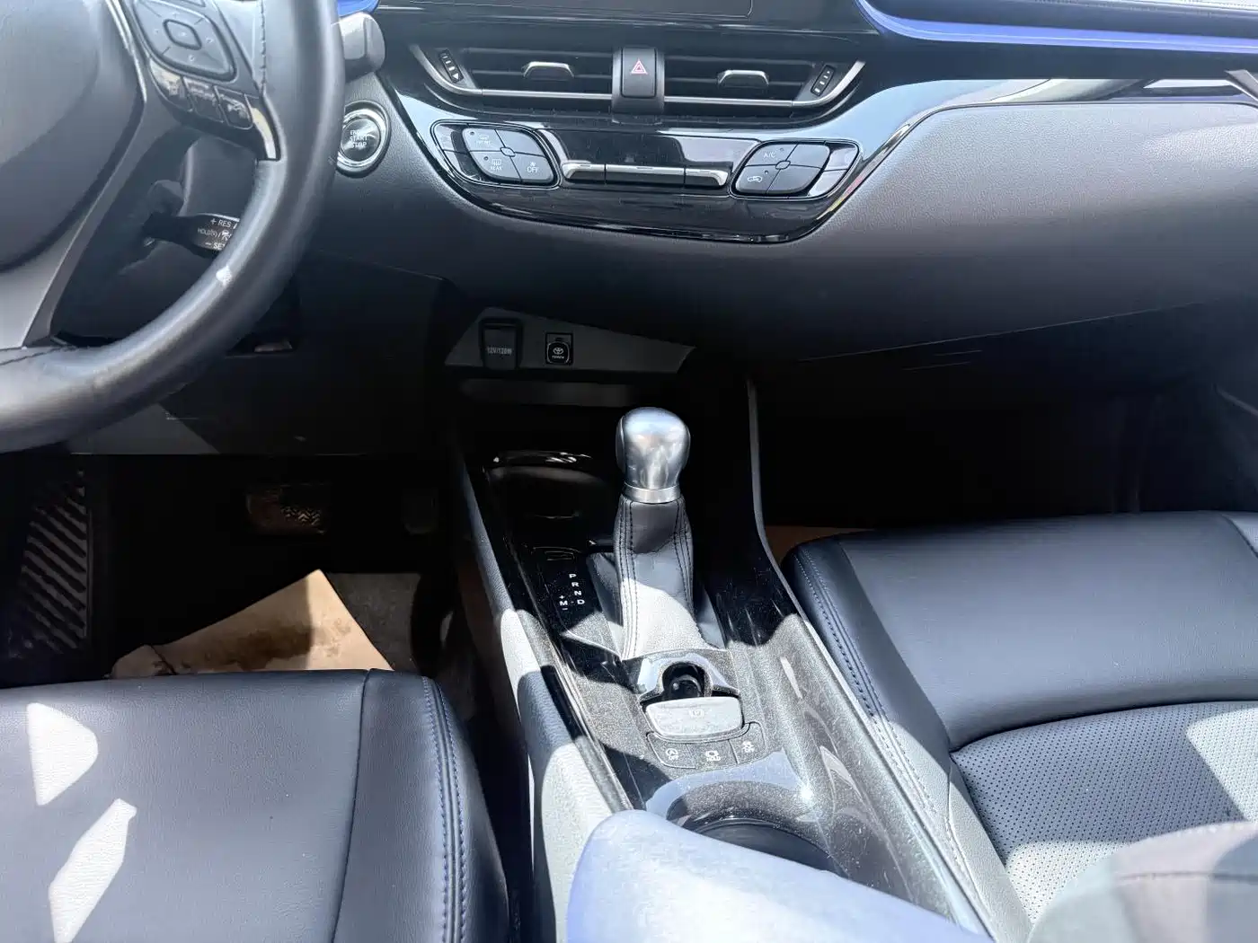 Toyota C-HR 2023 Model 2.0L Luxury Edition фото 15