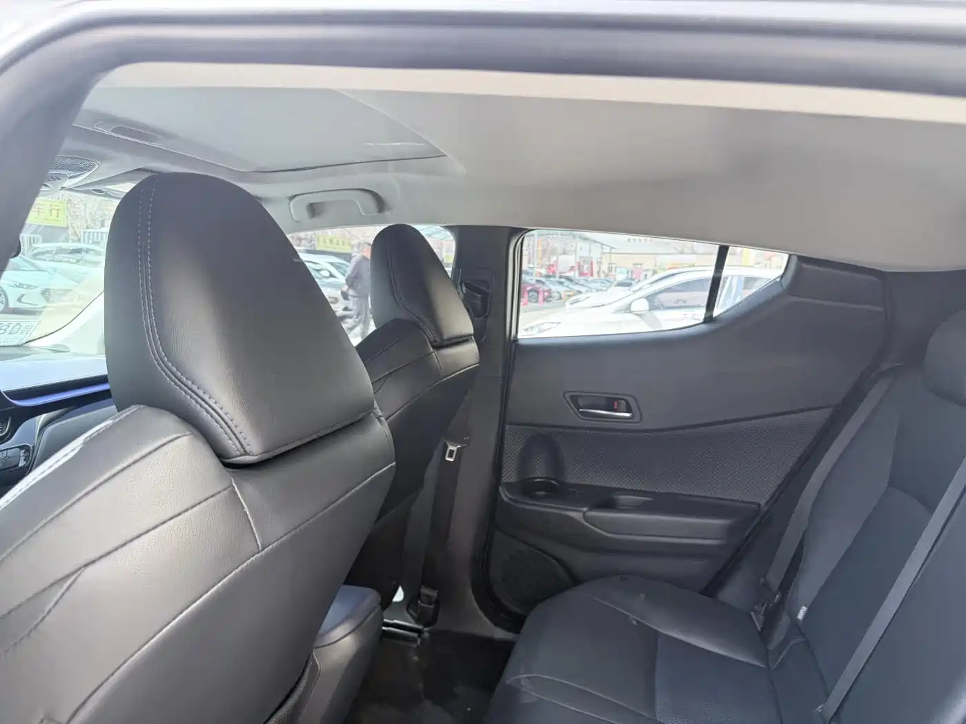 Toyota C-HR 2023 Model 2.0L Luxury Edition фото 14