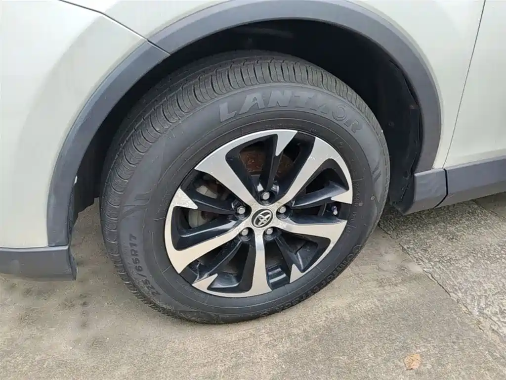Toyota RAV4 Rongfang 2016 2.0L CVT 2WD Smart (China V) фото 23