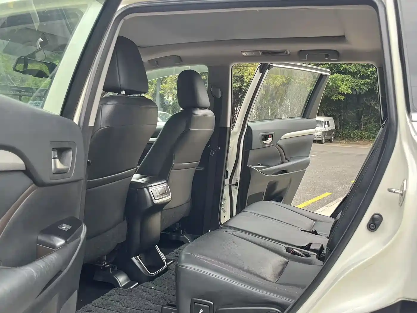 Toyota Highlander 2015 2.0T FWD Luxury Edition 7-seater фото 5
