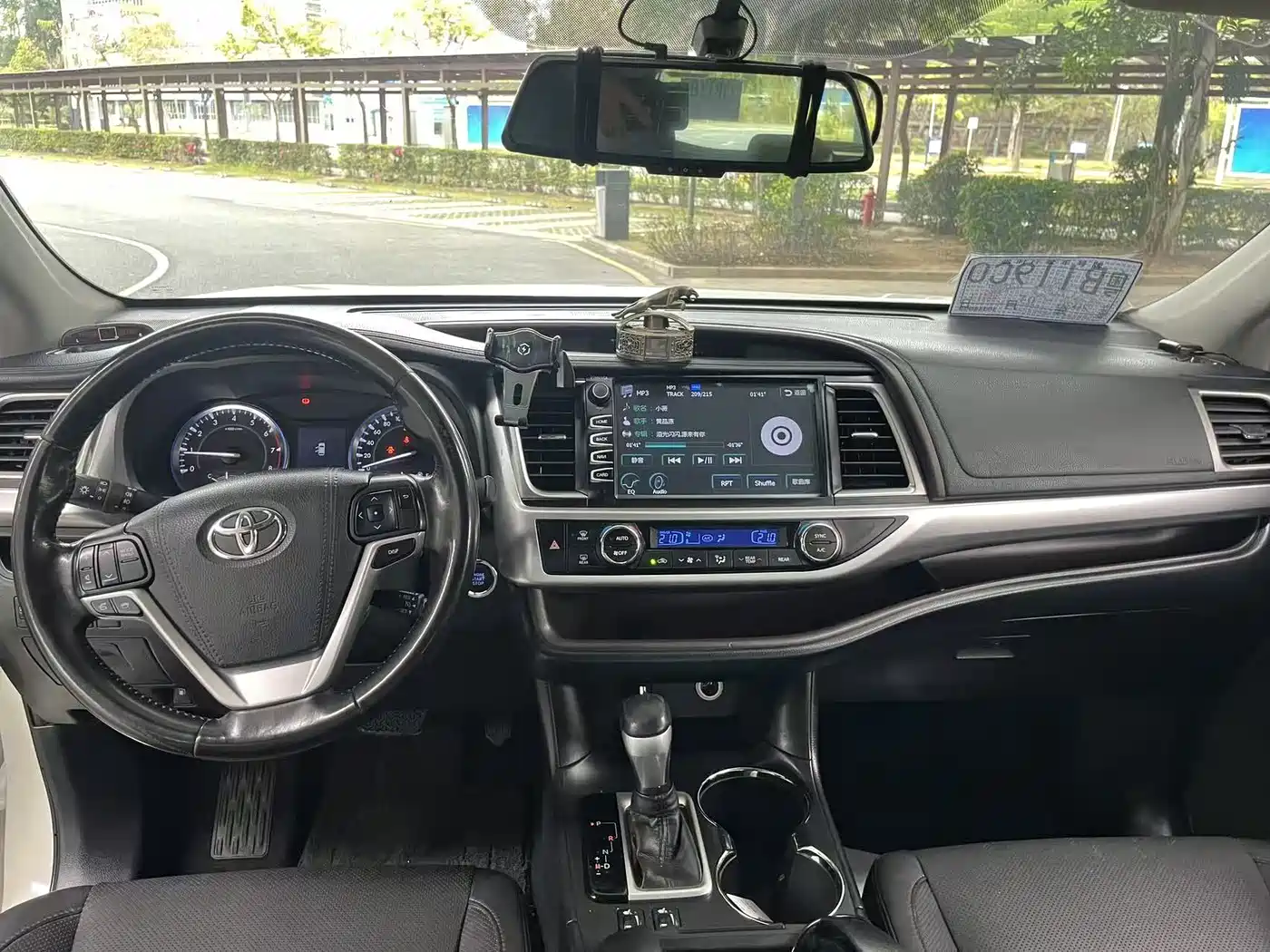 Toyota Highlander 2015 2.0T FWD Luxury Edition 7-seater фото 12