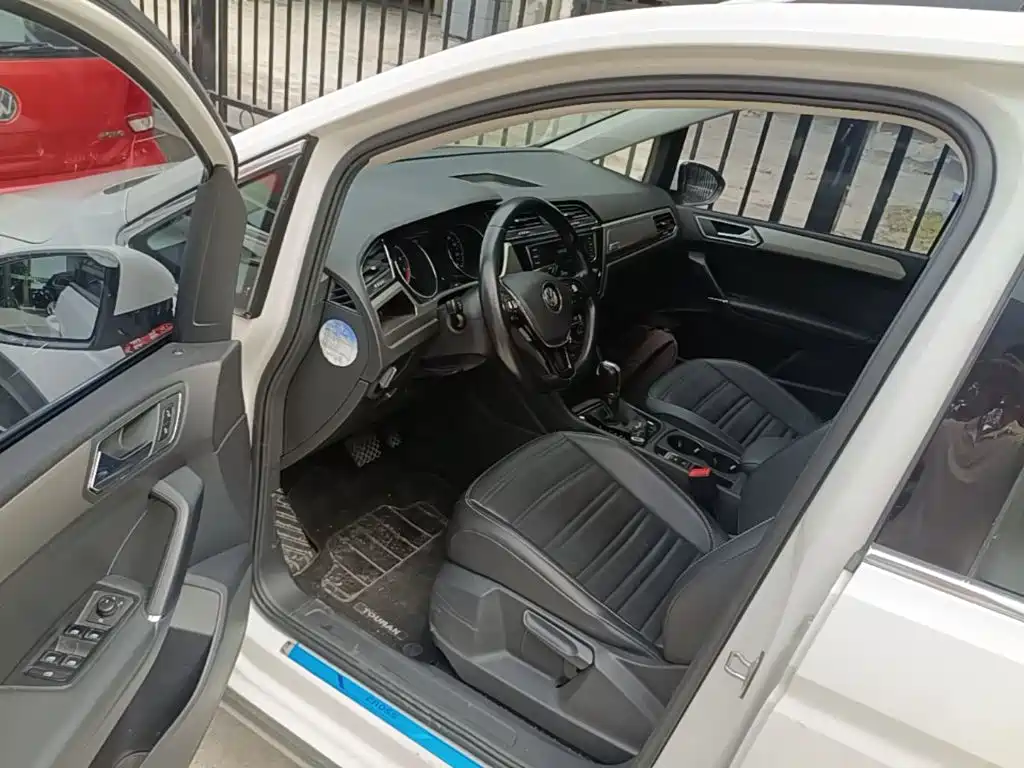 Volkswagen Touran 2020 2018 Touran L 280TSI DSG Cross Edition 7-seater China VI