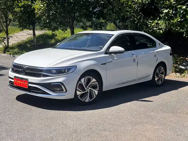 Volkswagen Bora 2023 280TSI DSG Prestige Edition — фото 1