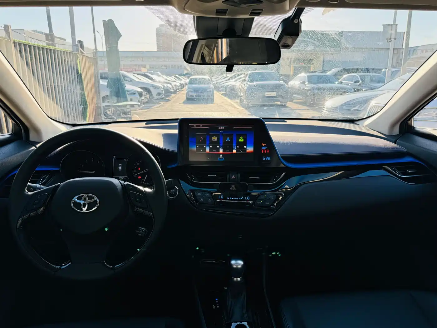 Toyota C-HR 2021 2.0L Luxury Edition фото 21
