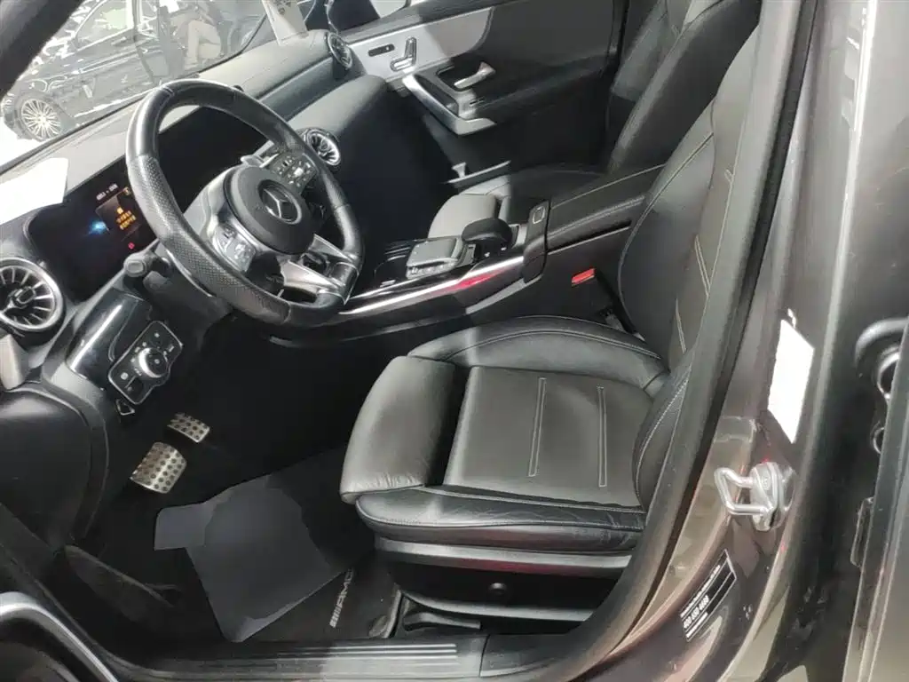 Mercedes-Benz A-Class AMG 2022 AMG A 35 L 4MATIC фото 15
