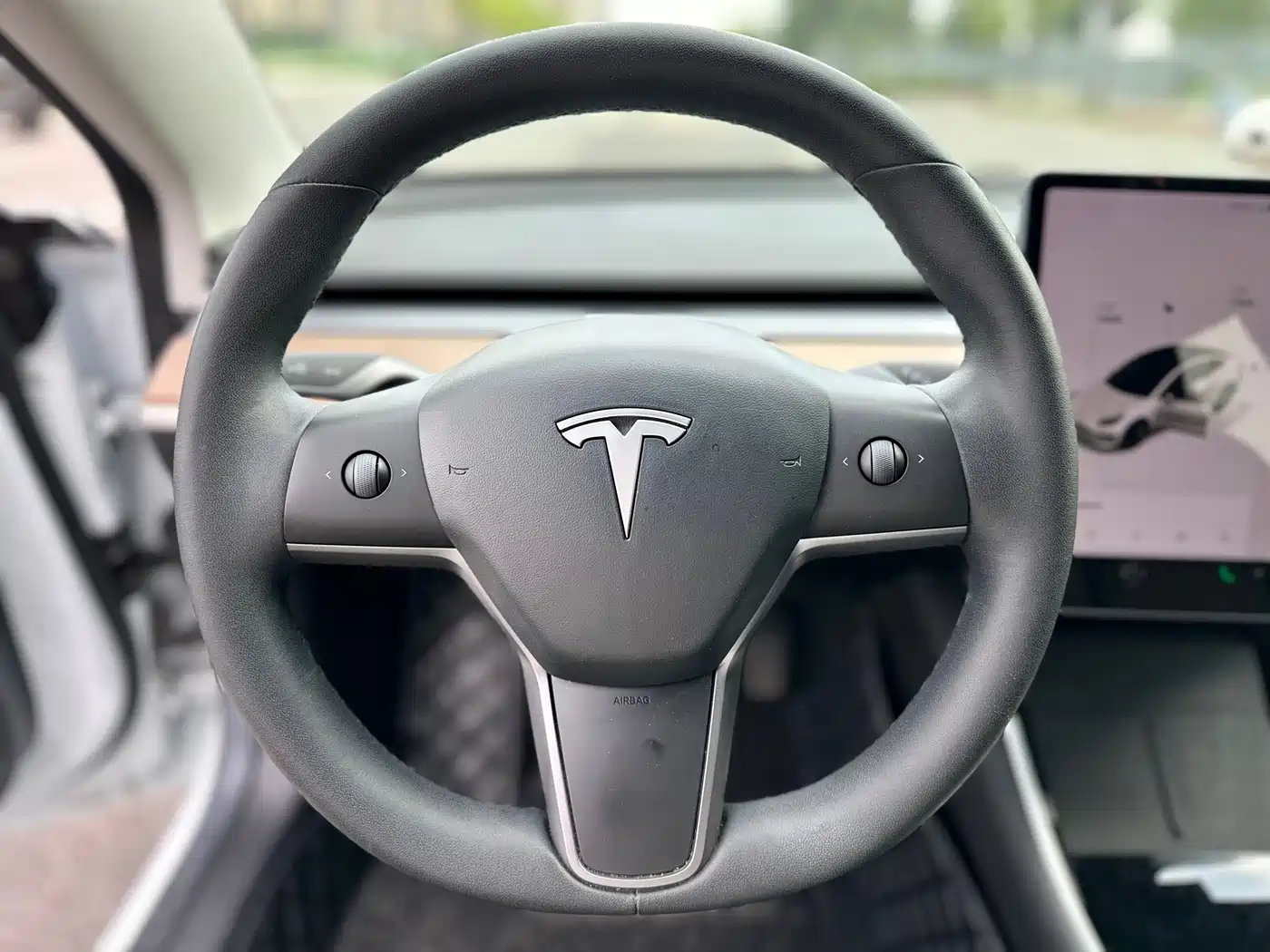 Фото 4 - Tesla Model 3