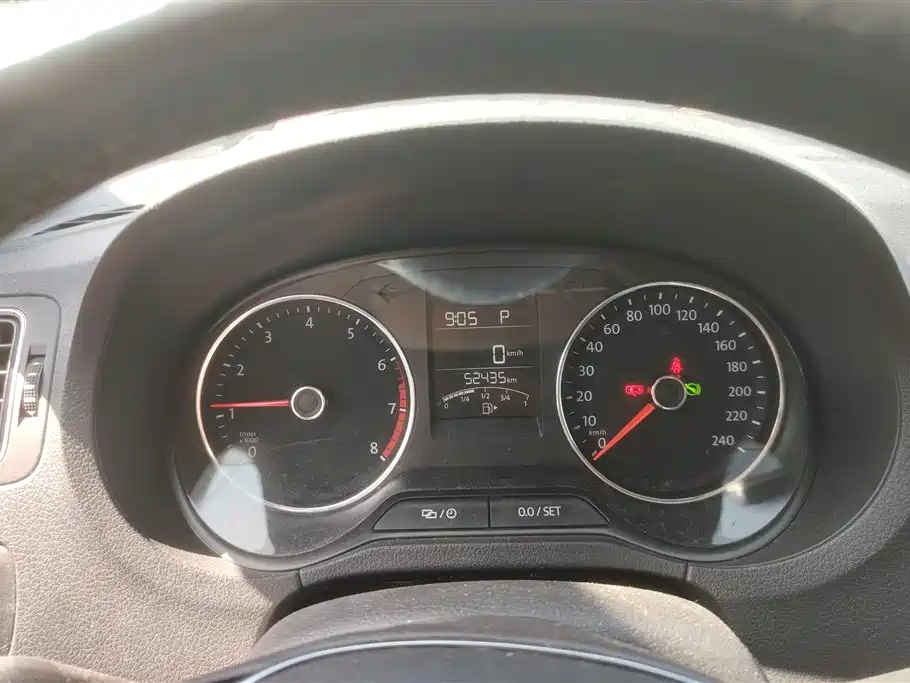 Volkswagen Polo 2016 1.6L Automatic Comfort фото 14