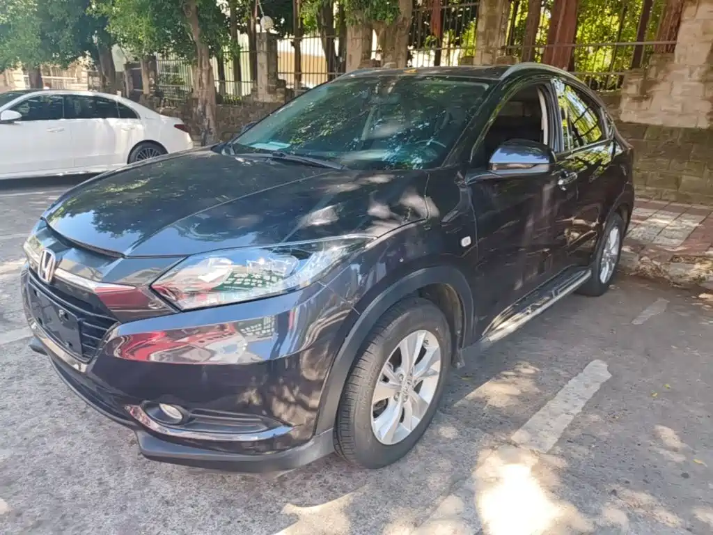 Фото 2 - Honda Vezel