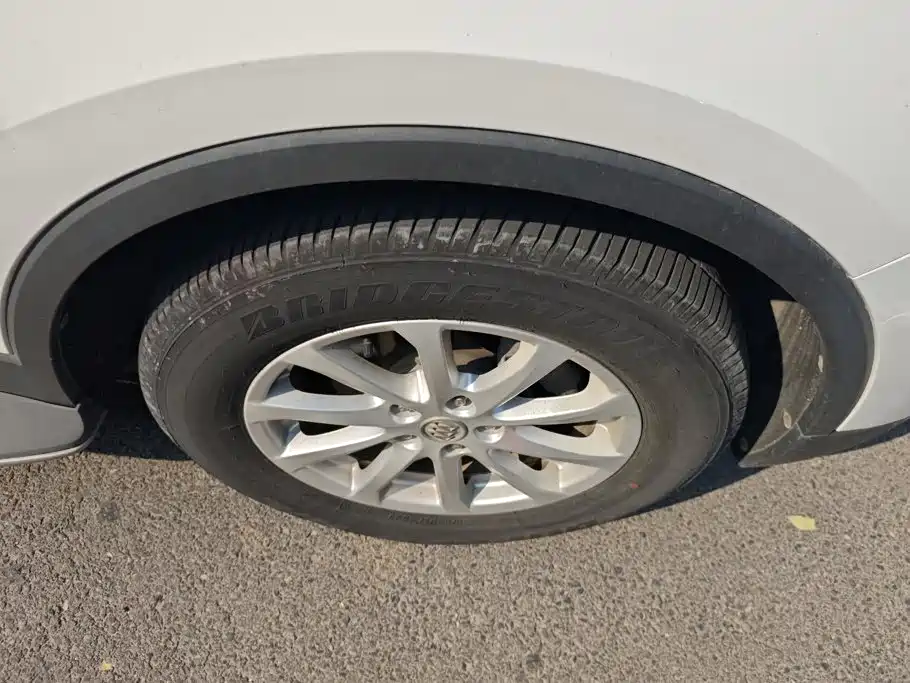 Фото 6 - Buick Envision Plus