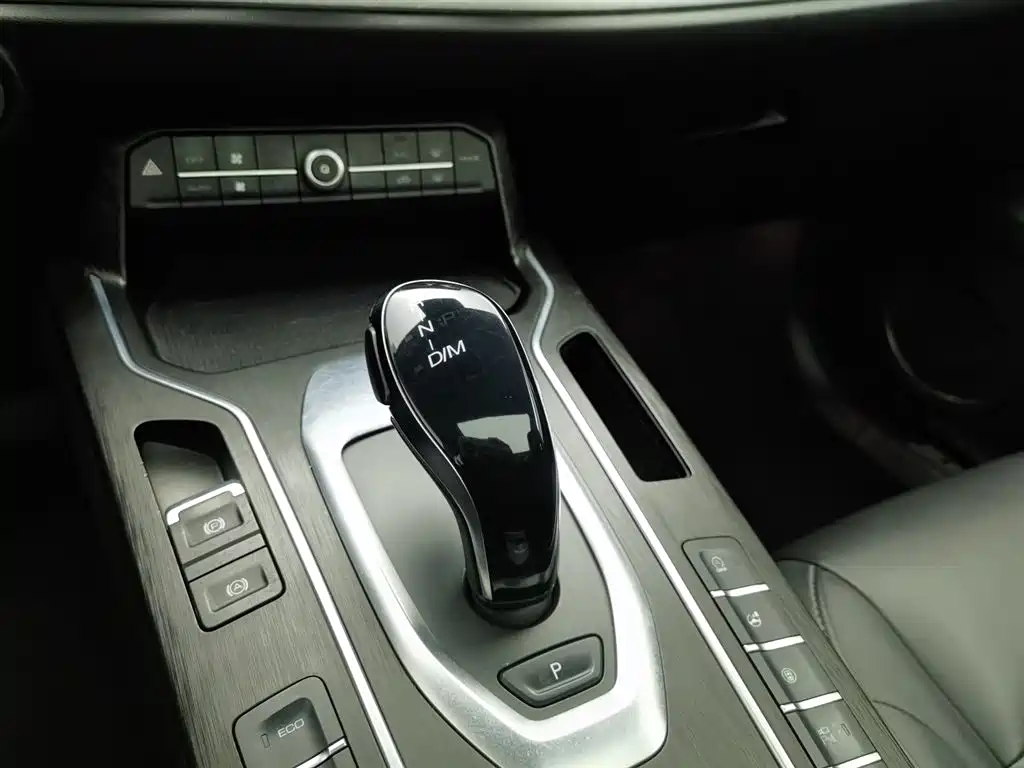 WEI PAI WEI BRAND VV5