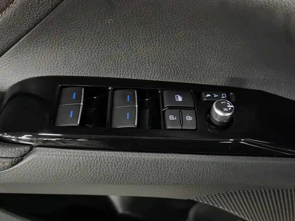 Toyota Camry 2021 2.0G Luxury Edition фото 9