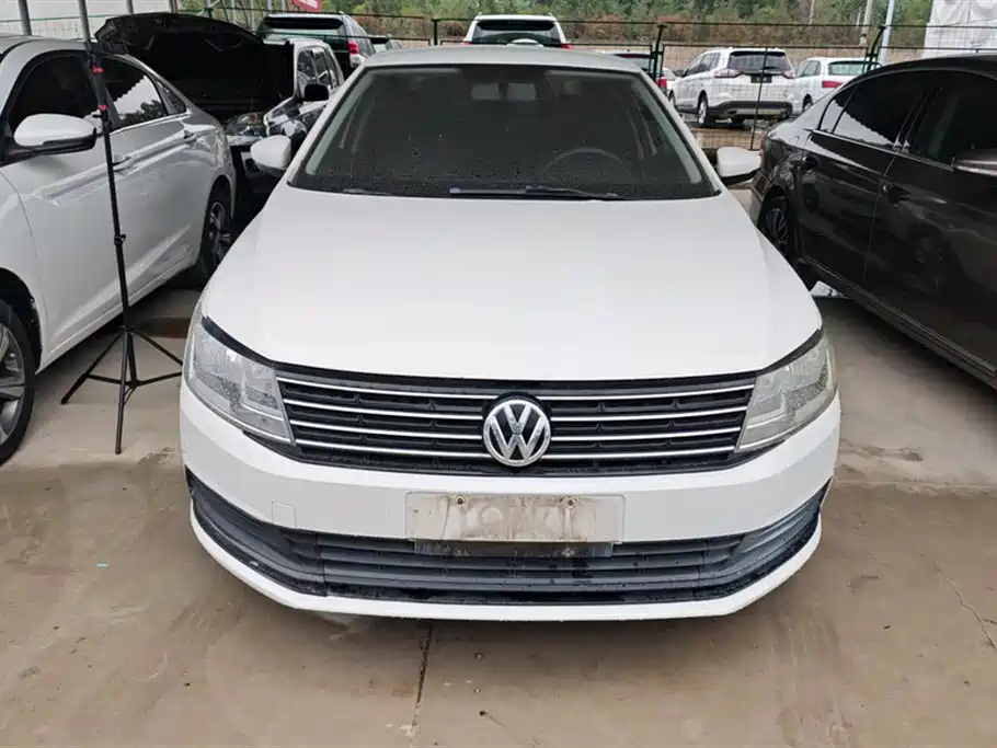 Volkswagen Lavida 2017 1.6L Automatic Trend Edition фото 2