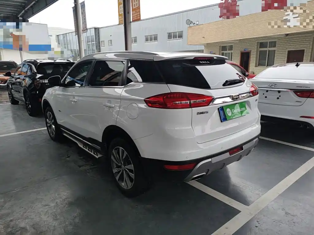 Фото 5 - Geely Boyue