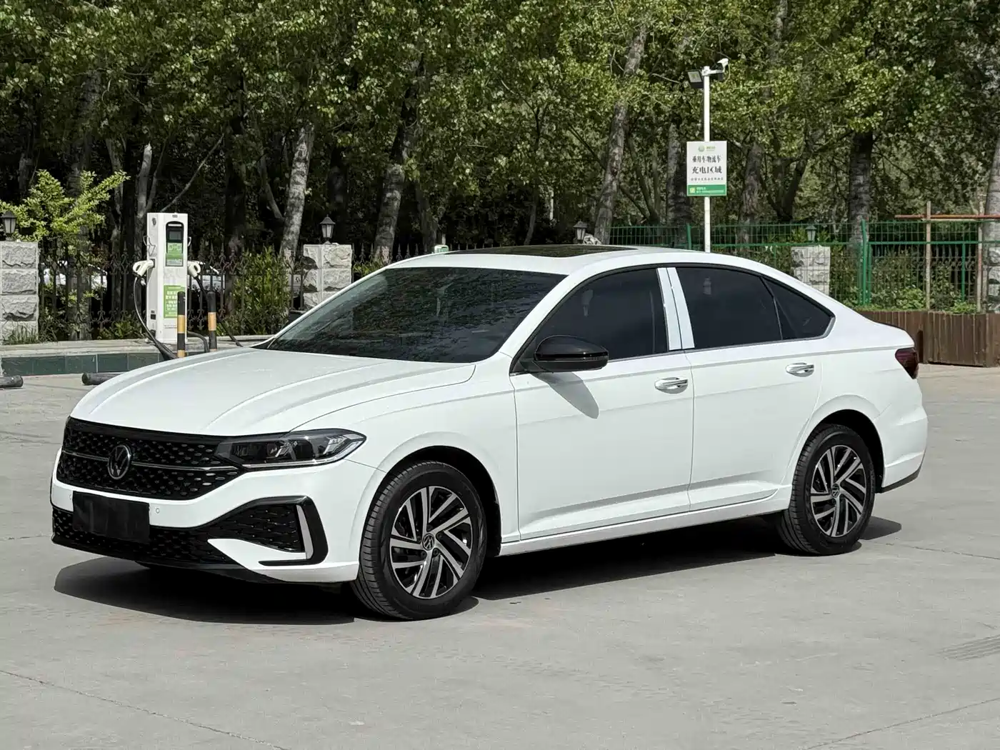 Volkswagen Lavida 2024 Model 300TSI DSG Starlight Leading Edition
