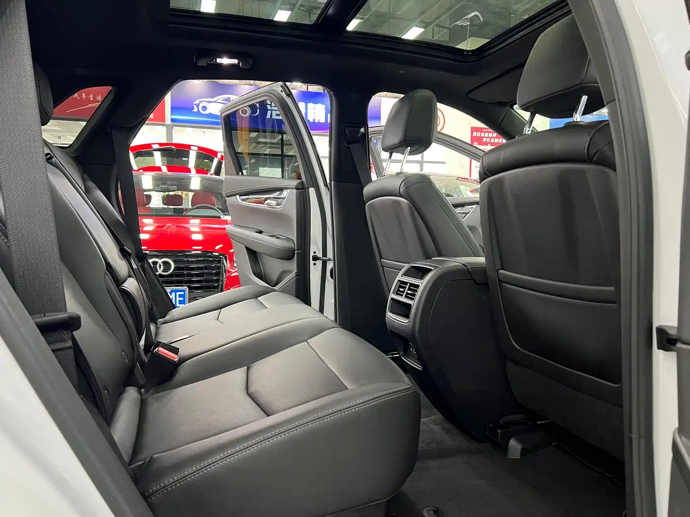 Cadillac XT5 2022 2.0T 2WD Luxury фото 23