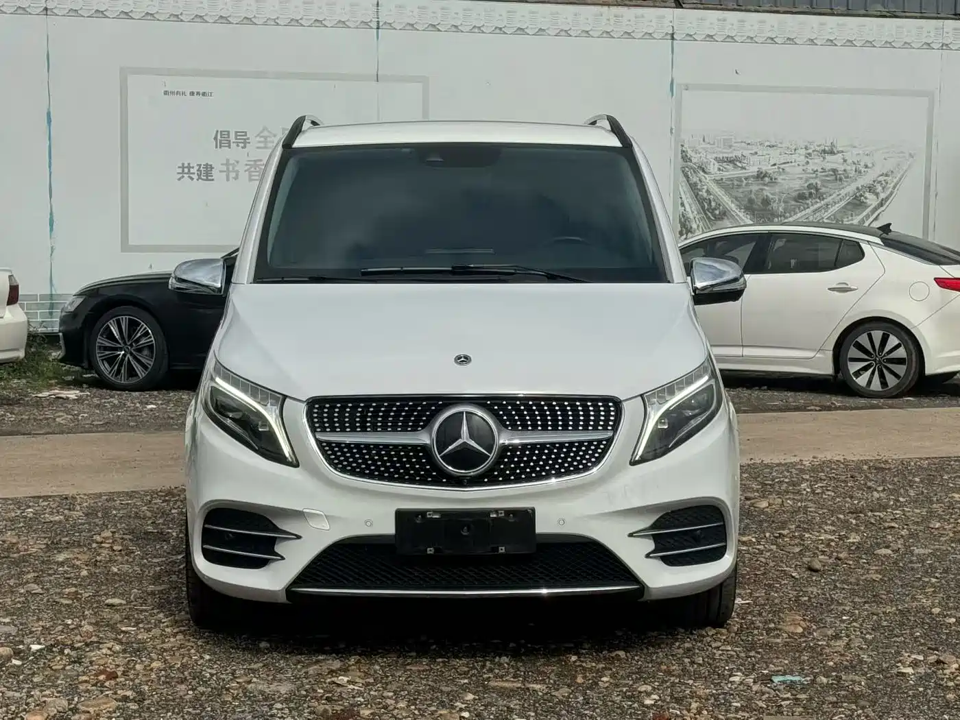 Mercedes-Benz V-Class 2022 V 260 L Long Wheelbase Luxury Edition фото 2