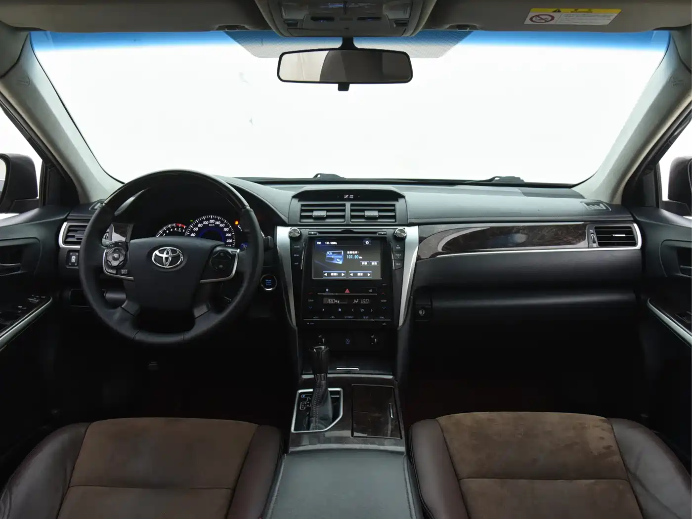 Toyota Camry 2016 2.5G 10th Anniversary Luxury Navigation Edition фото 15