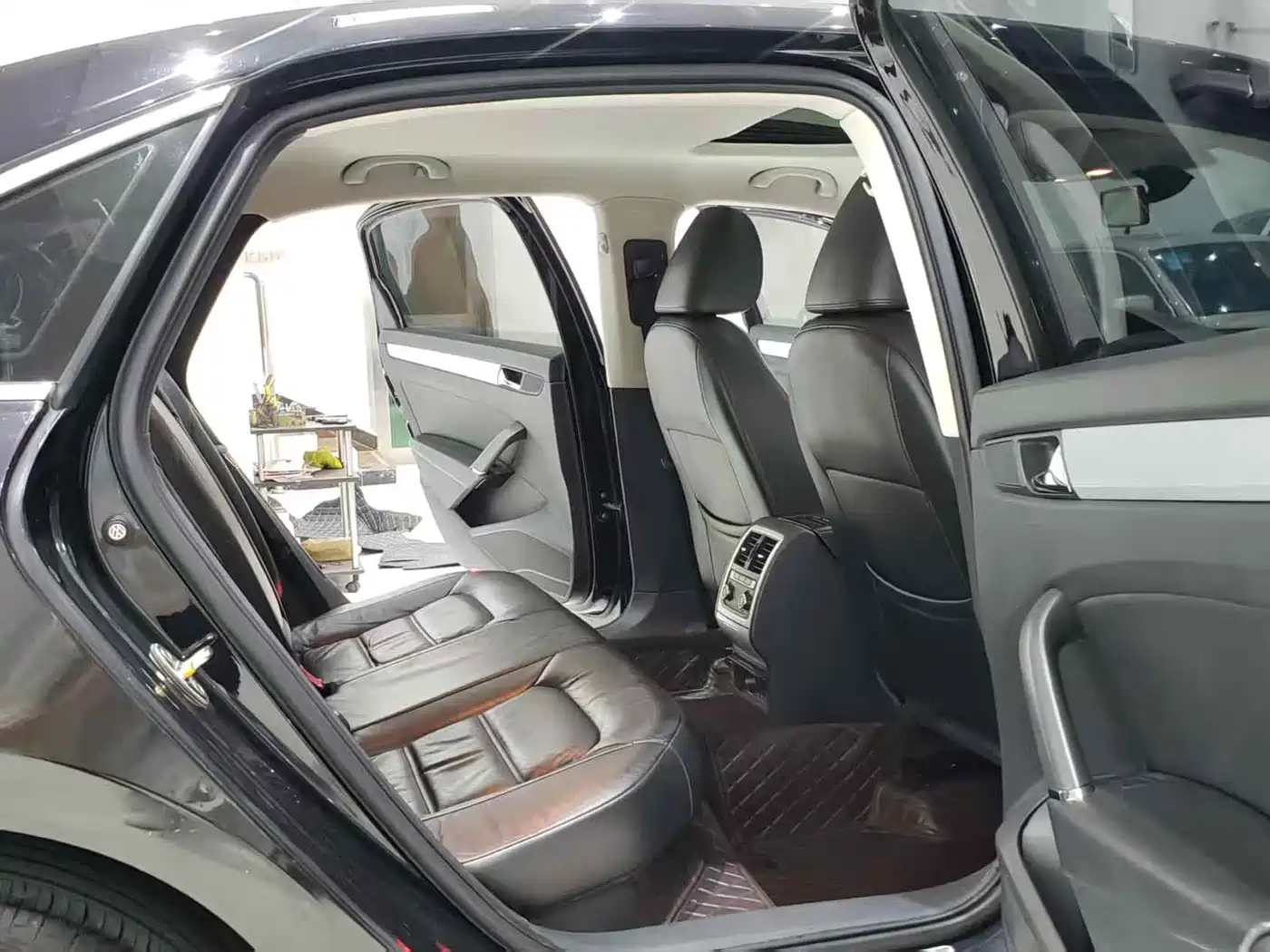 Фото 7 - Volkswagen Passat