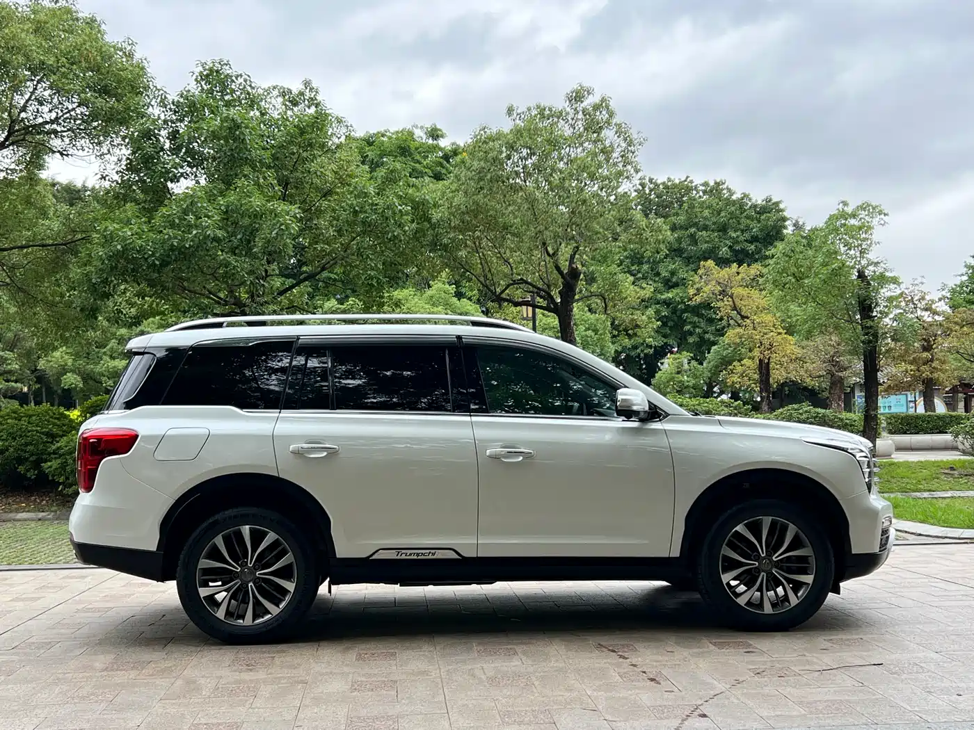 GAC Trumpchi Trumpchi GS8 2017 320T 2WD Luxury Smart Connect (7-seater) фото 4