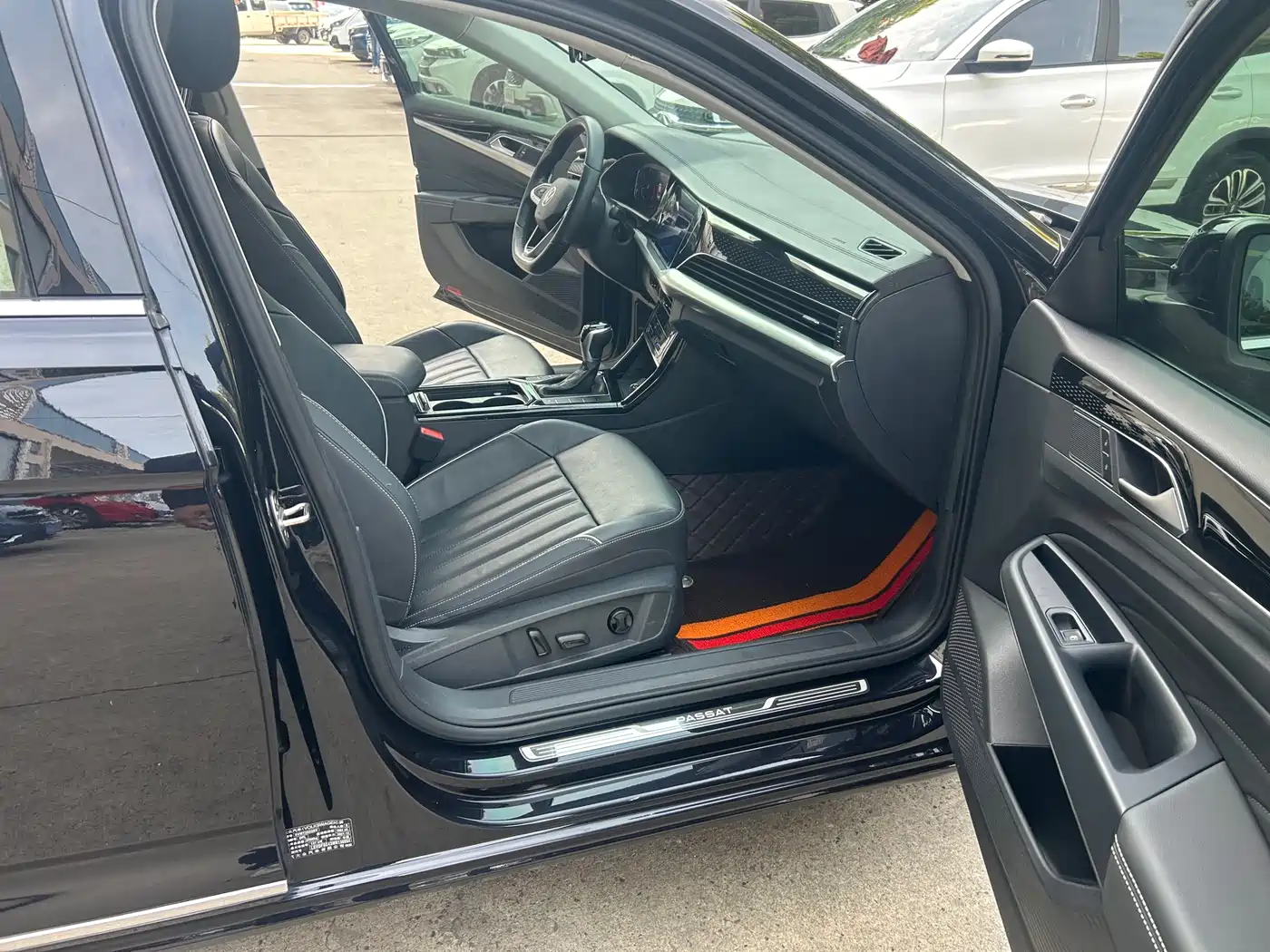 Volkswagen Passat 2022 330TSI Starlight Elite Edition фото 5
