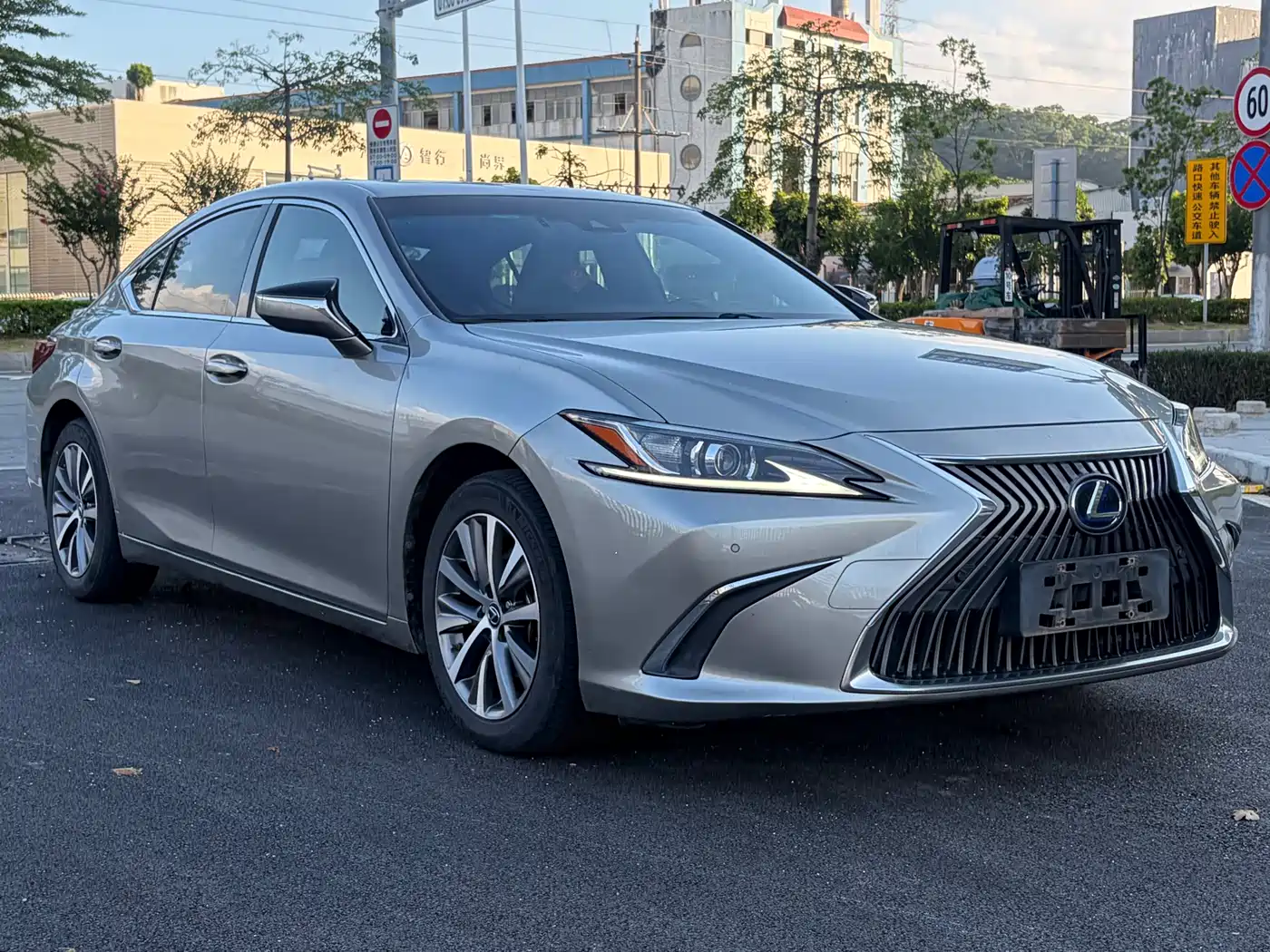 Фото 3 - Lexus ES