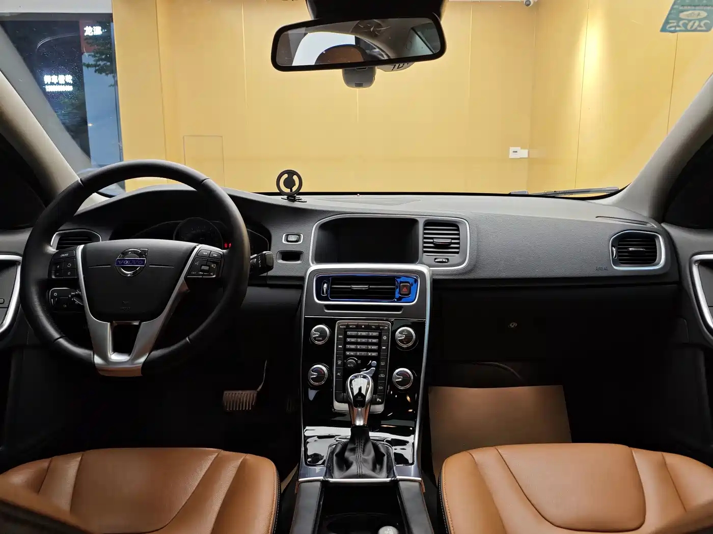Фото 19 - Volvo S60