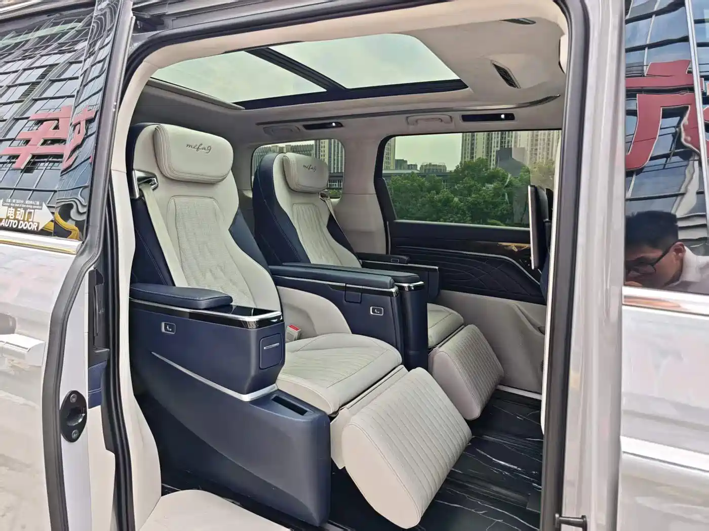 SAIC Maxus Dajia 9 2022 2022 Long Range Alpine Flagship