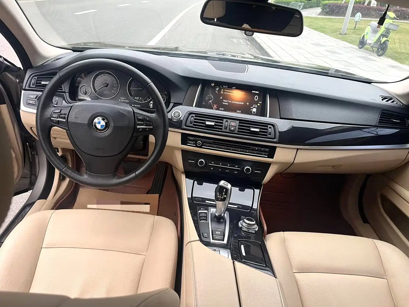 BMW 5 Series 2014 520Li Elegance фото 5