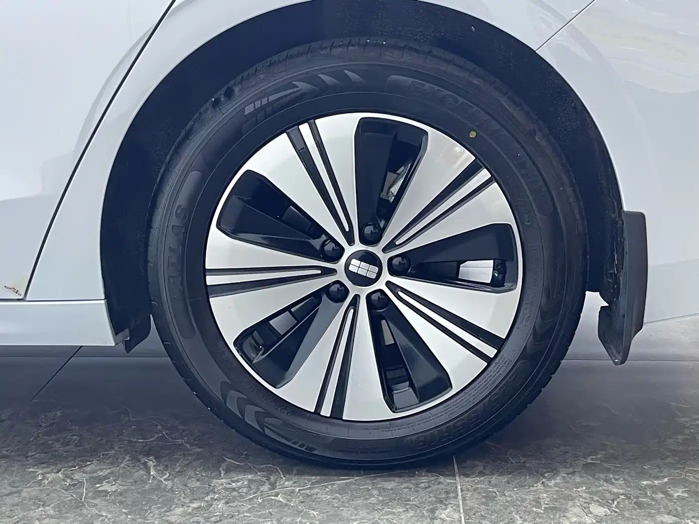 Geely Galaxy Galaxy A7 2025 EM-i 150km Explorer+ Edition фото 9