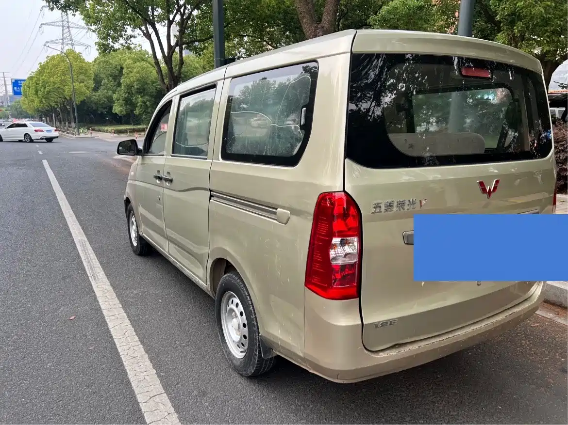 Wuling Motors Wuling Rongguang V 2017 2016 1.2L Standard