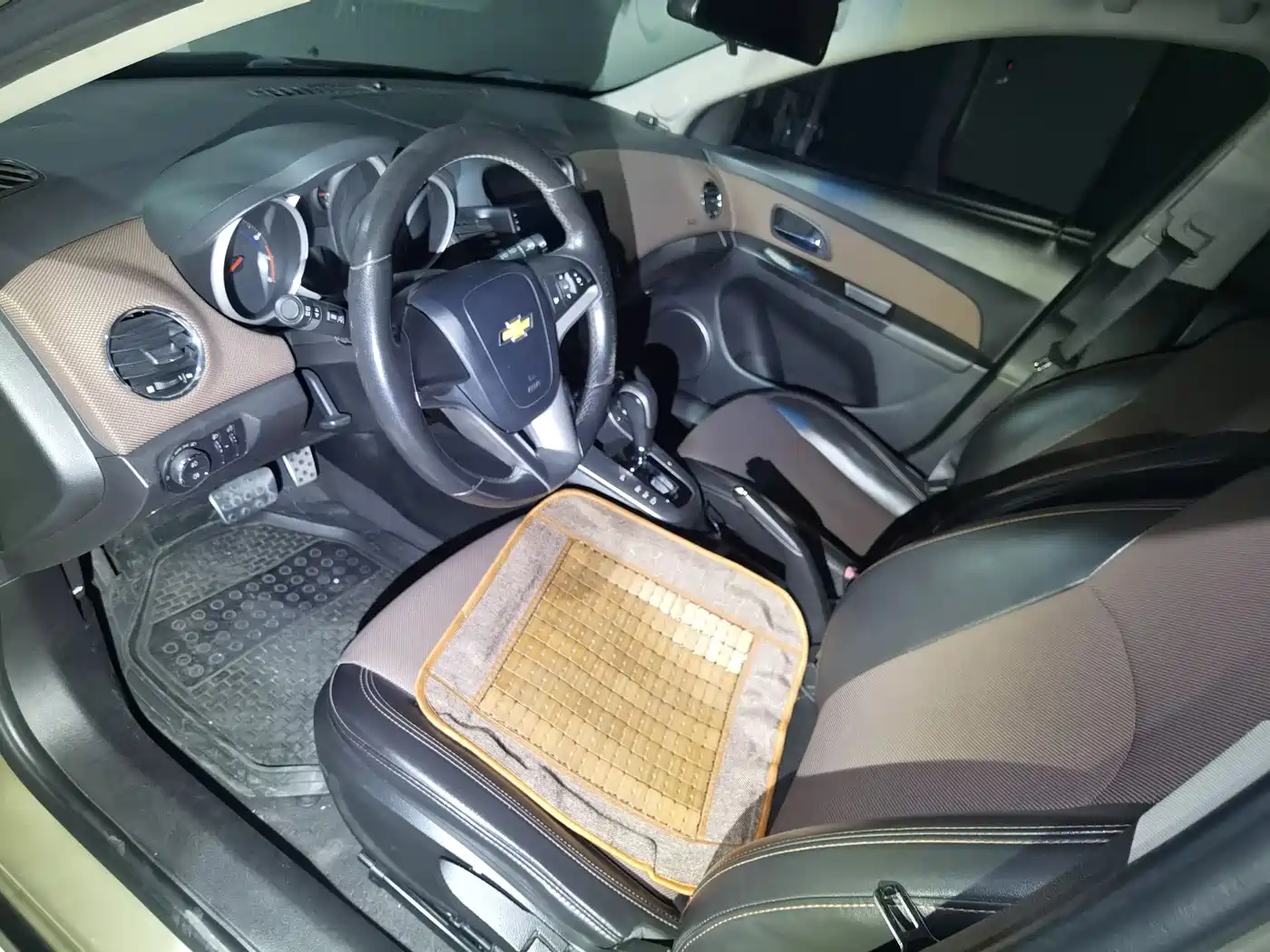 Chevrolet Cruze 2013 Hatchback 1.6L Automatic Luxury фото 7