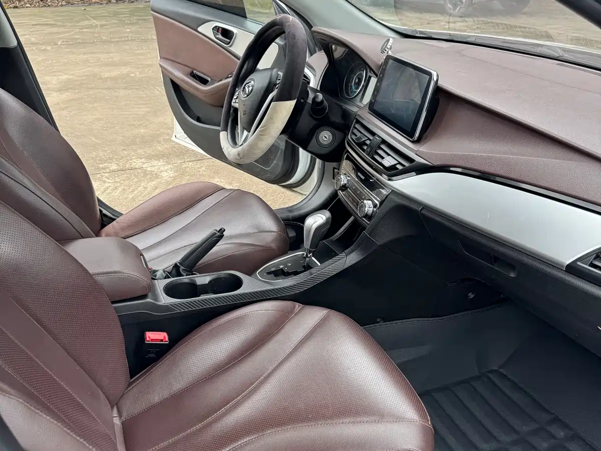 Soueast A5 Wing Dance 2020 2019 1.5L CVT Luxury Edition China V