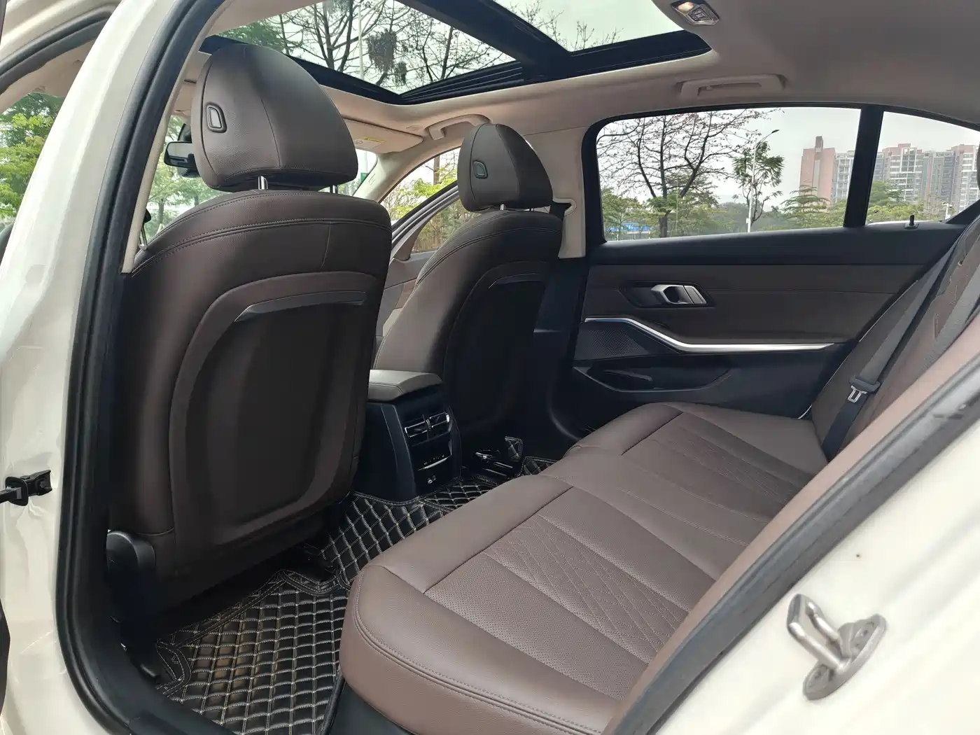 BMW 3 Series 2023 325Li M Sport Package фото 14